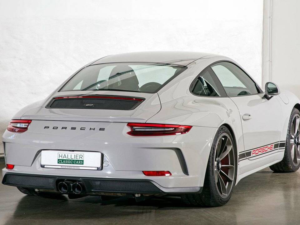 Image 13/25 de Porsche 911 GT3 Touring (2018)