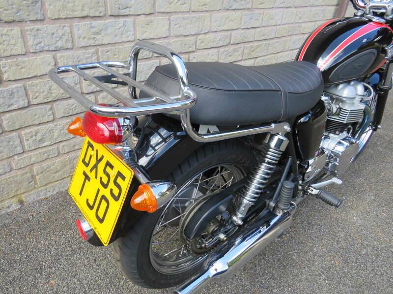 Image 36/39 of Triumph Bonneville T100 (2005)