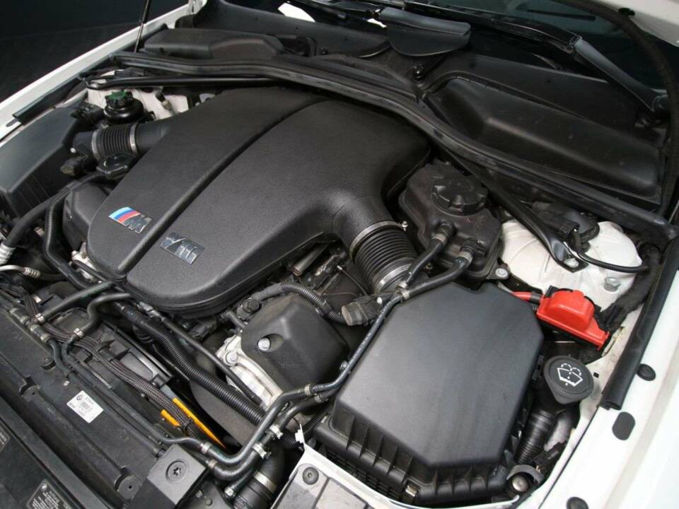Afbeelding 47/50 van BMW M6 (2006)