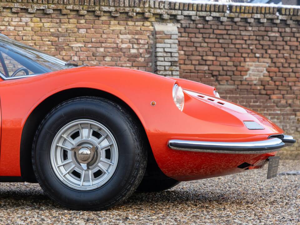 Image 28/50 de Ferrari Dino 246 GT (1970)