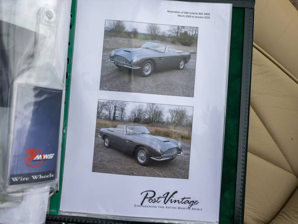 Immagine 54/57 di Aston Martin DB 6 Volante (1969)
