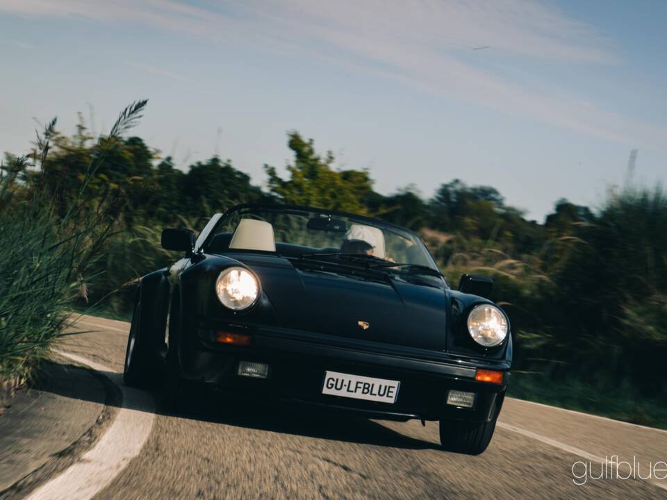 Image 3/85 of Porsche 911 Speedster 3.2 (1989)