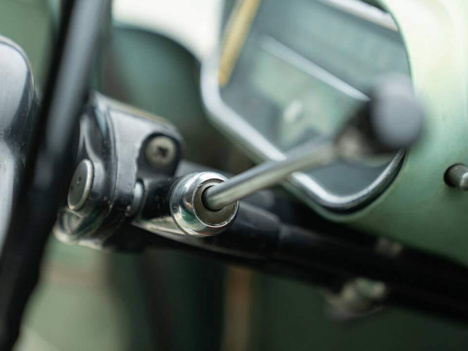 Image 32/50 of FIAT 1400 B (1958)