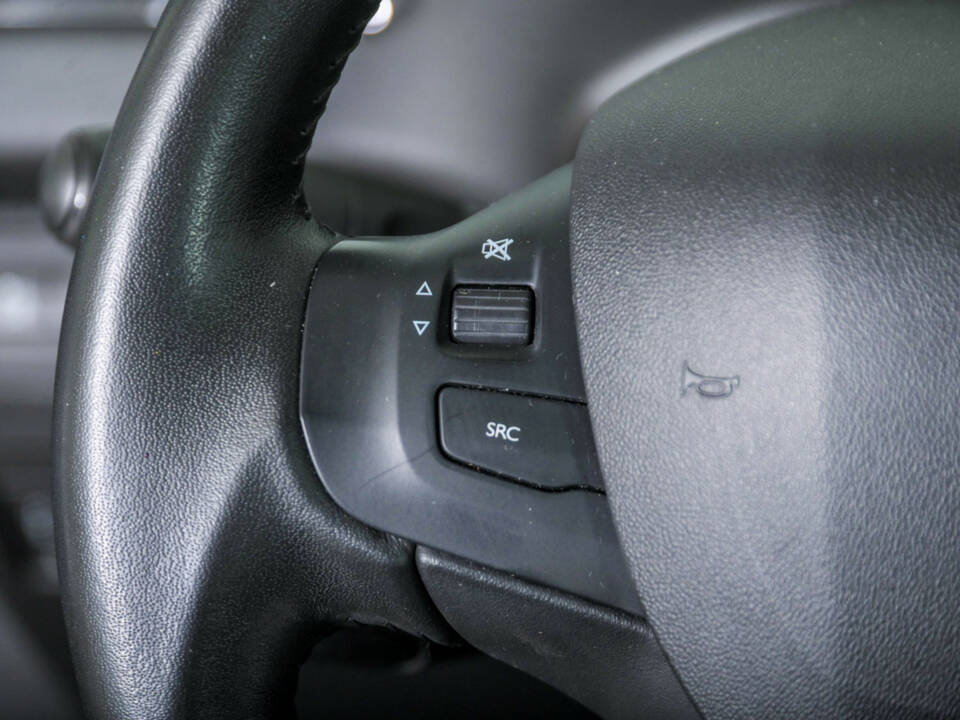Image 24/50 of Peugeot 208 1.2 PureTech 82 (2019)