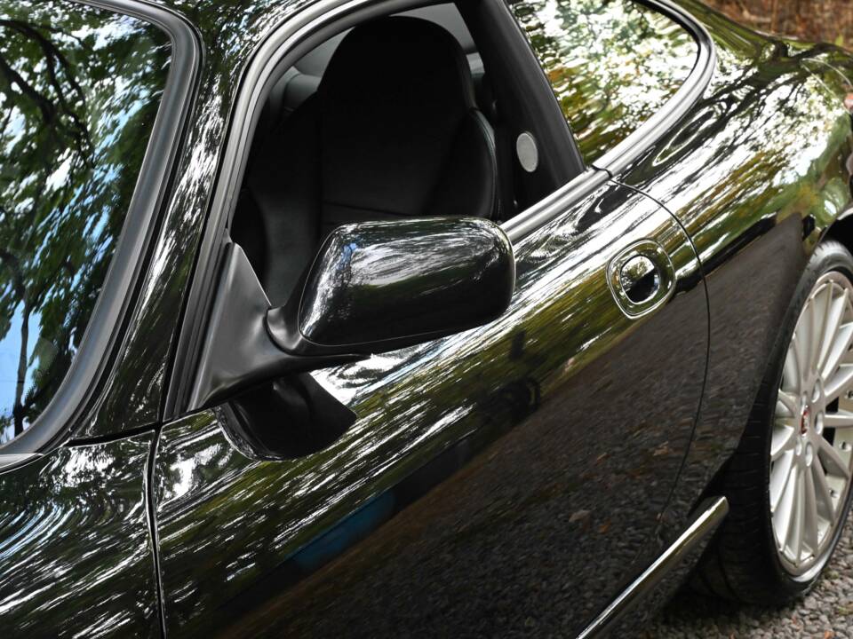 Image 24/50 of Jaguar XKR (2006)