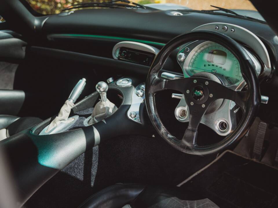 Image 14/39 of TVR Tuscan S (2003)