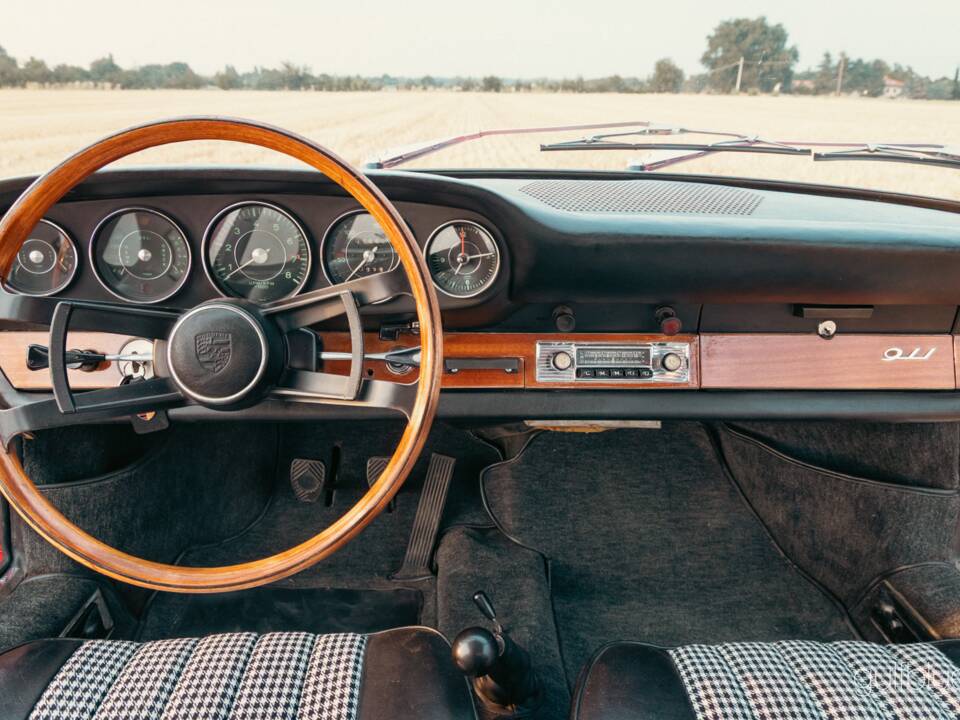 Image 38/59 of Porsche 911 2.0 (1966)