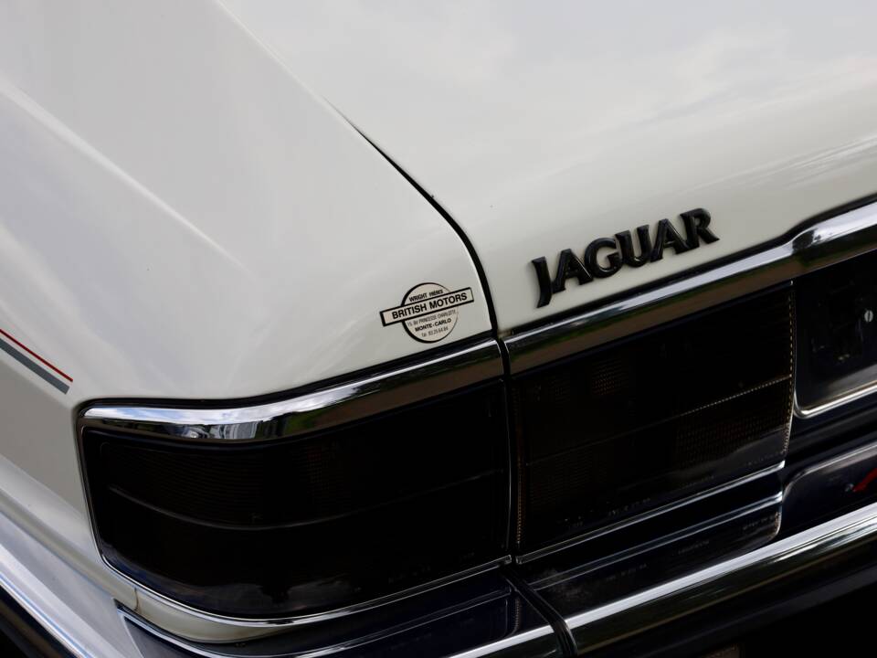 Image 23/29 of Jaguar XJS 4.0 (1991)