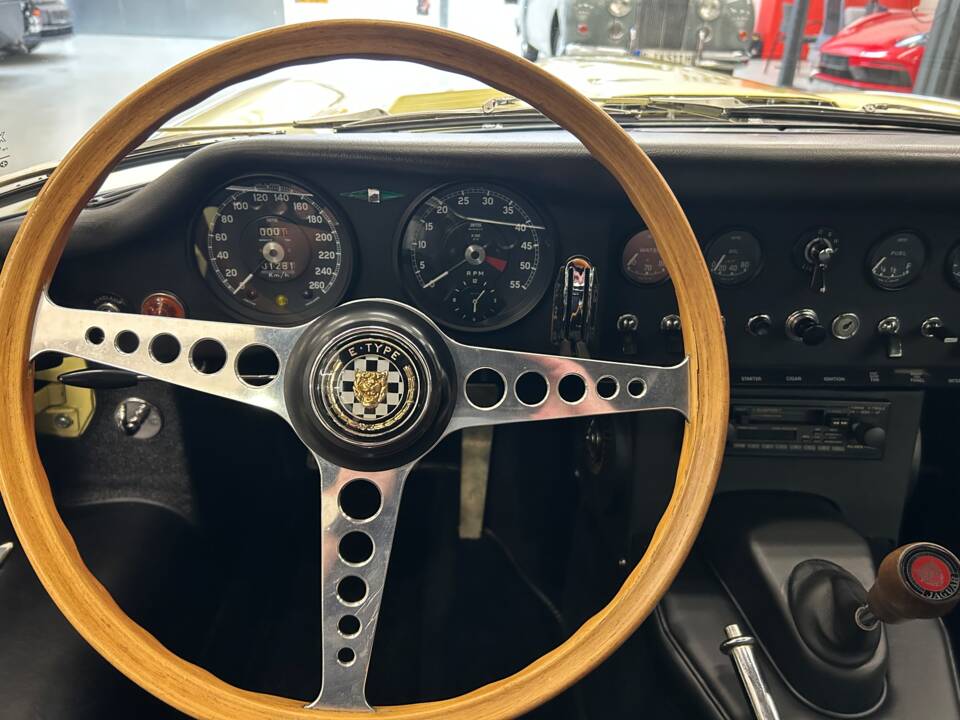 Image 11/28 de Jaguar Type E 4.2 (1965)