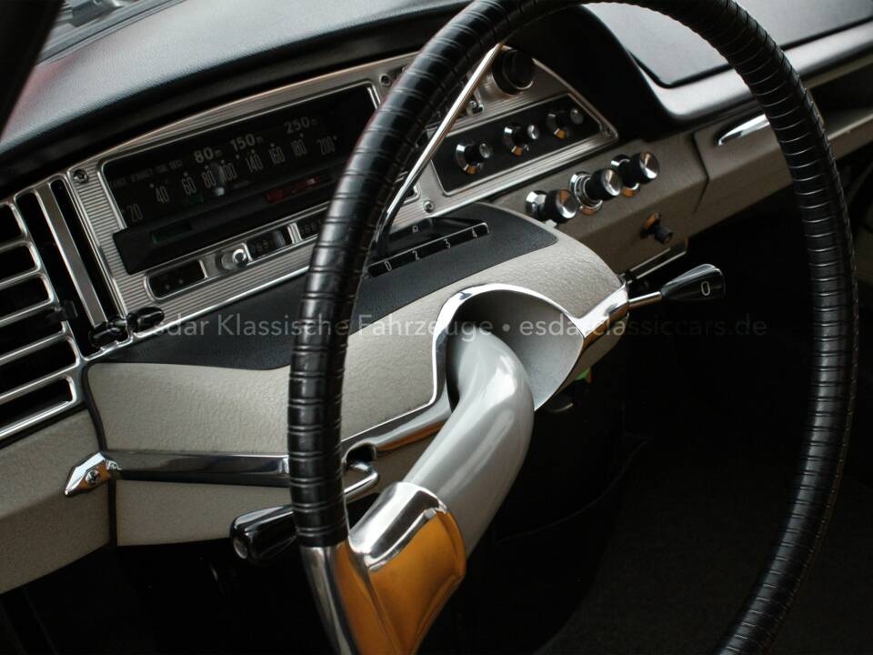 Immagine 15/35 di Citroën DS 21 (1968)
