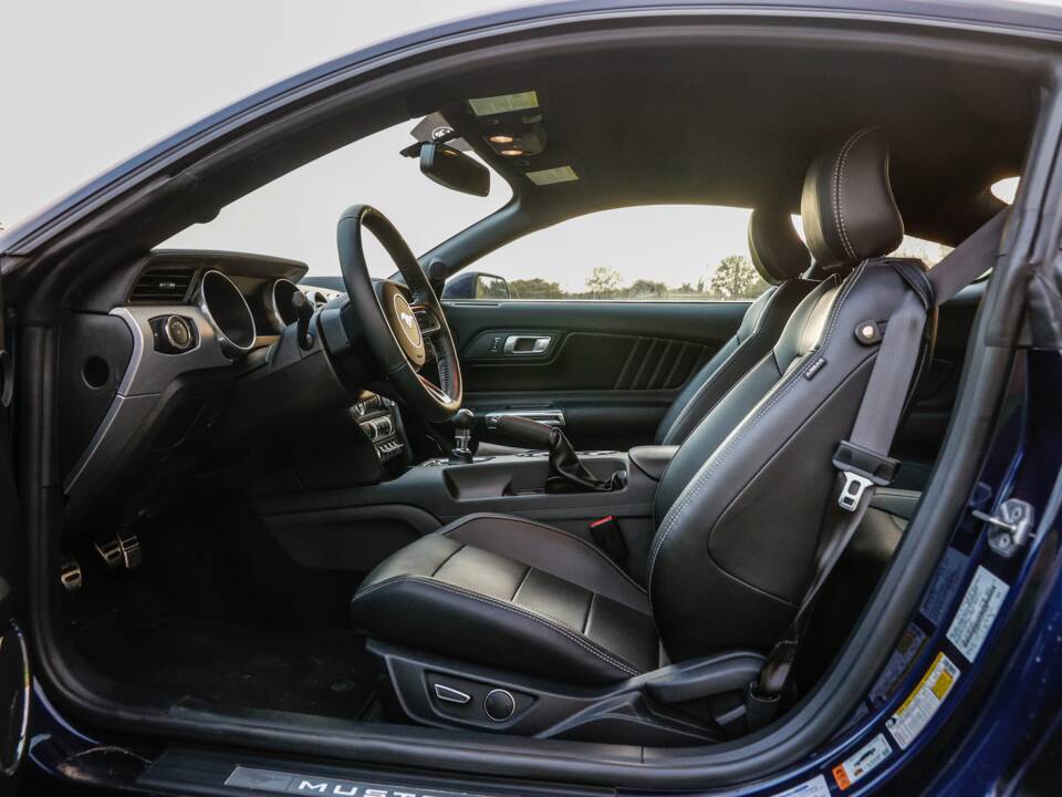 Image 24/38 of Ford Mustang 5.0 (2015)