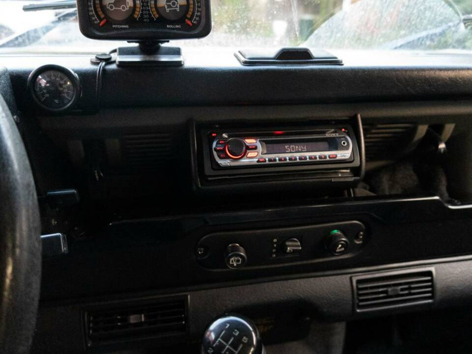 Afbeelding 19/23 van Land Rover Defender 90 Td5 (1999)