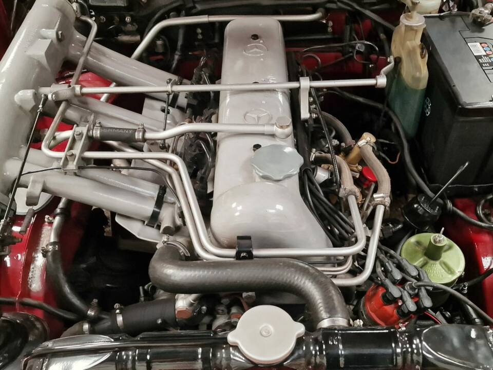 Image 21/44 of Mercedes-Benz 220 SE b (1962)
