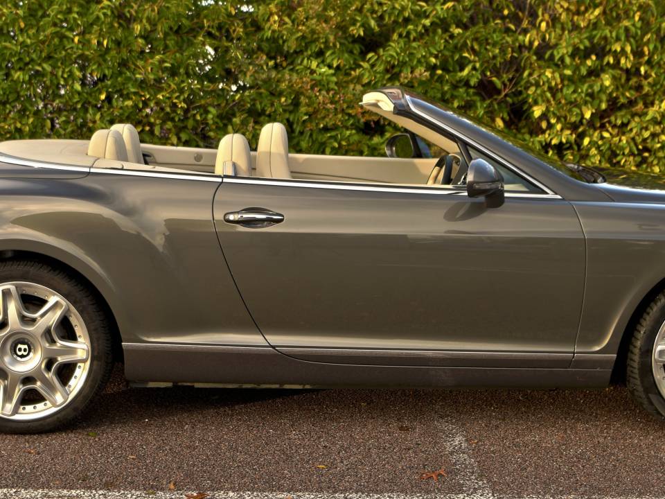 Imagen 7/44 de Bentley Continental GTC (2011)