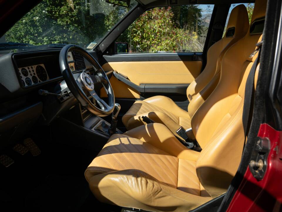 Image 45/63 of Lancia Delta HF Integrale Evoluzione II (1994)