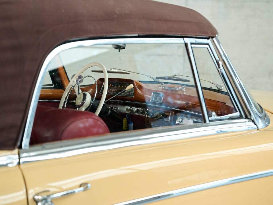 Immagine 31/50 di Mercedes-Benz 220 S Cabriolet (1958)