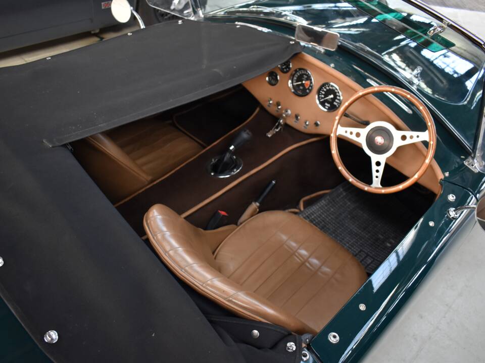 Image 13/39 of Hawk Cobra 289 (1968)