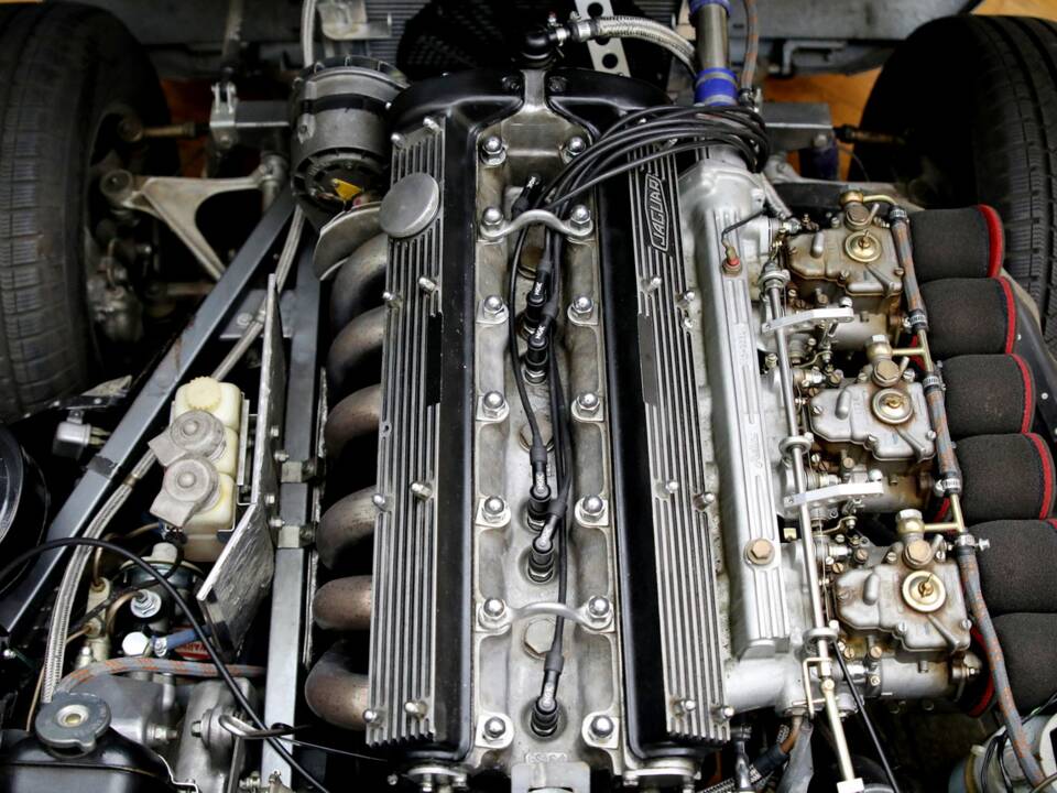 Image 16/17 de Jaguar E-Type (1970)