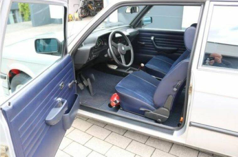 Immagine 41/43 di BMW 323i (1980)