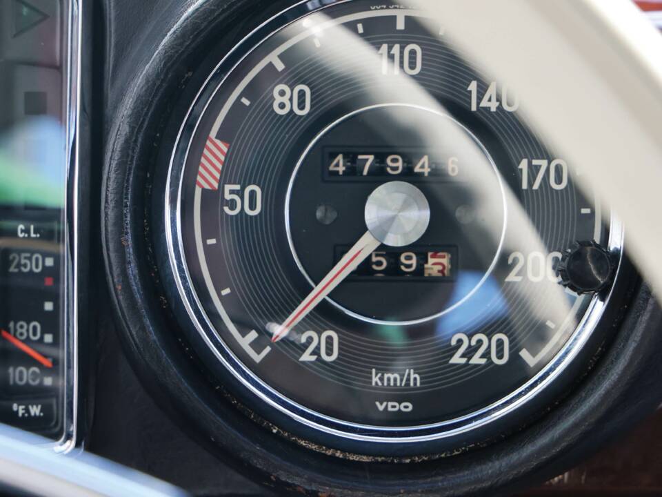 Imagen 34/43 de Mercedes-Benz 280 SE (1968)