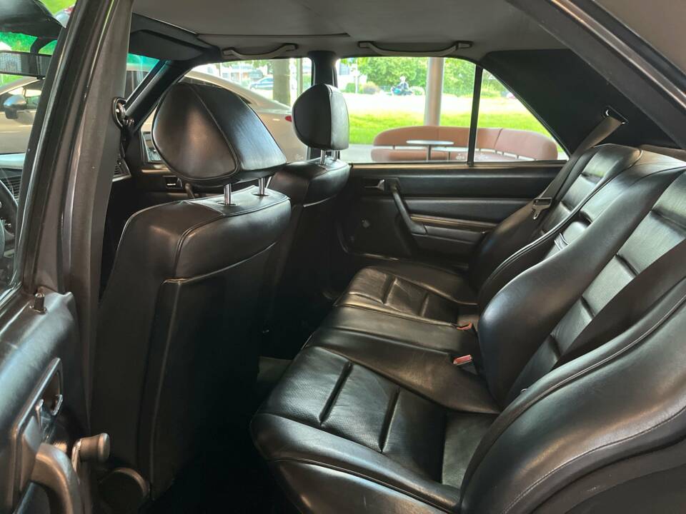 Bild 6/21 von Mercedes-Benz 190 E 2.3-16V (1985)
