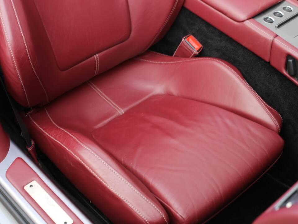 Bild 9/47 von Aston Martin DB 9 Volante (2006)