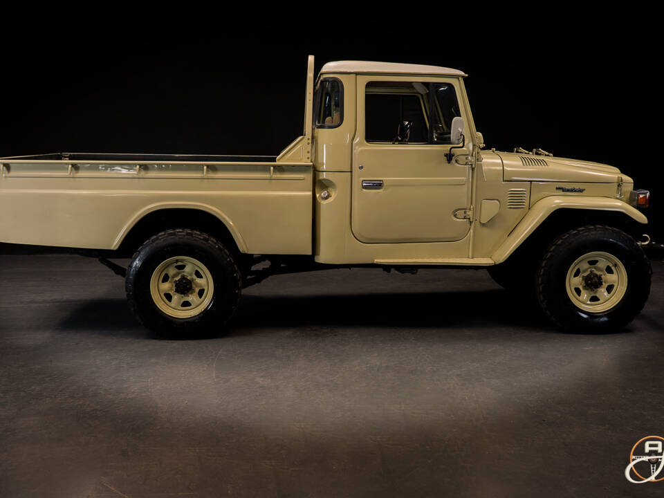 Image 6/21 of Toyota Land Cruiser FJ 45 (1980)