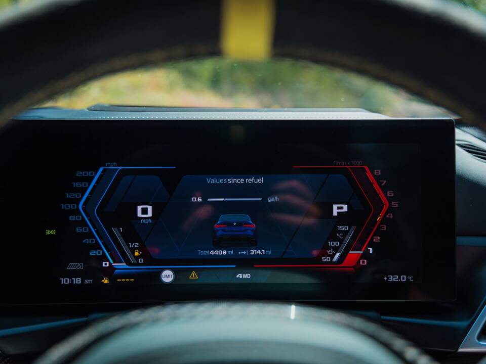 Image 22/46 of BMW M4 Competition xDrive (2025)