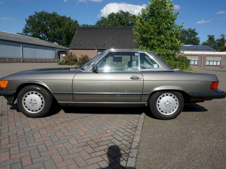 Image 8/36 de Mercedes-Benz 560 SL (1986)