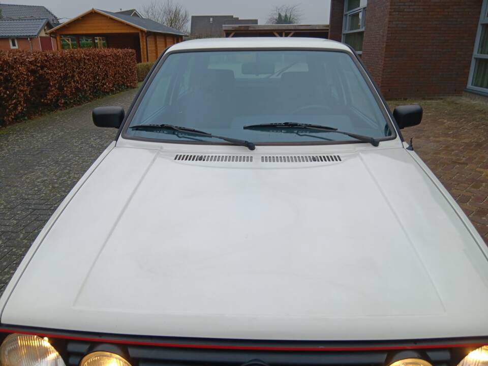 Bild 18/86 von Volkswagen Golf II GTi 1.8 (1990)