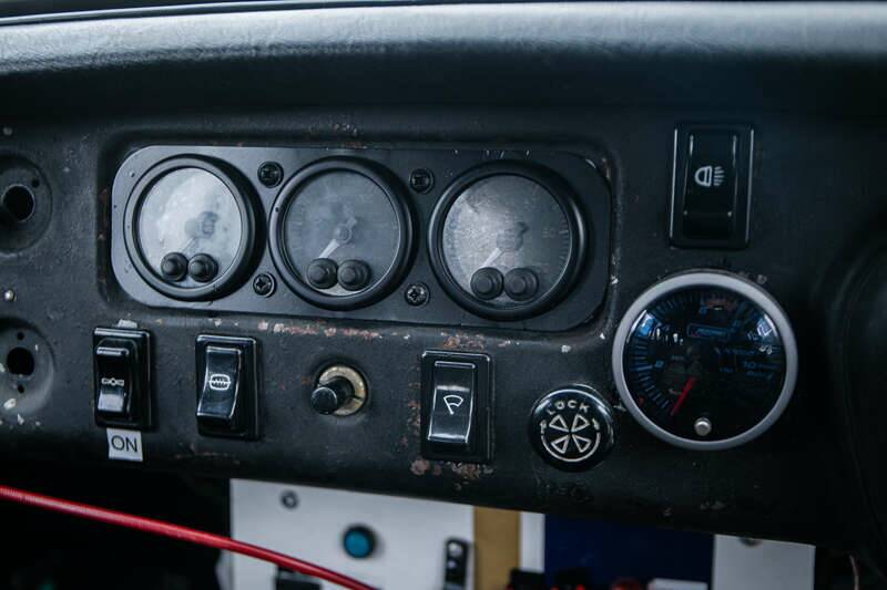 Image 23/42 of MG MGB GT (1972)