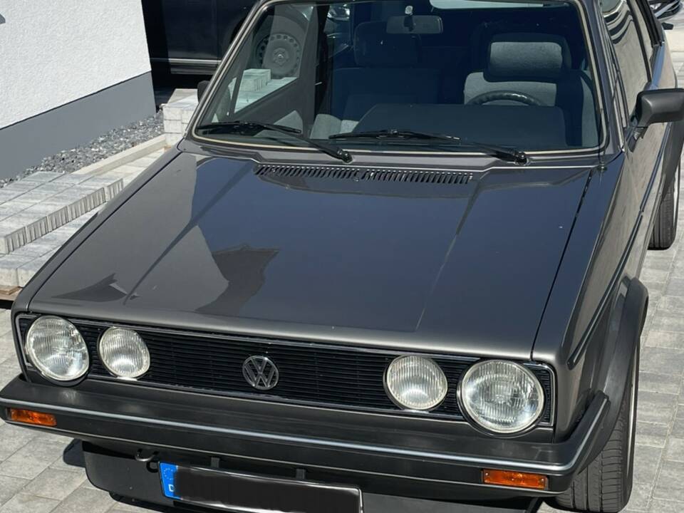 Imagen 2/7 de Volkswagen Golf Mk I Convertible 1.8 (1987)