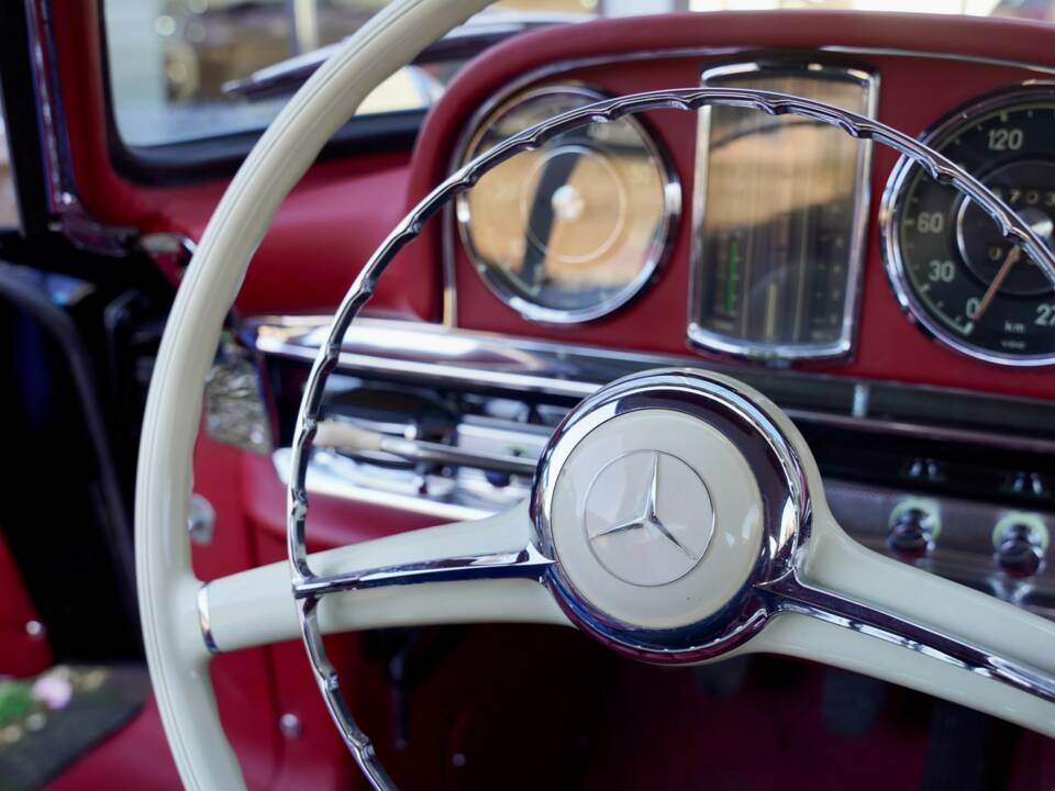 Obraz 32/50 pojazdu Mercedes-Benz 300 SL Roadster (1959)