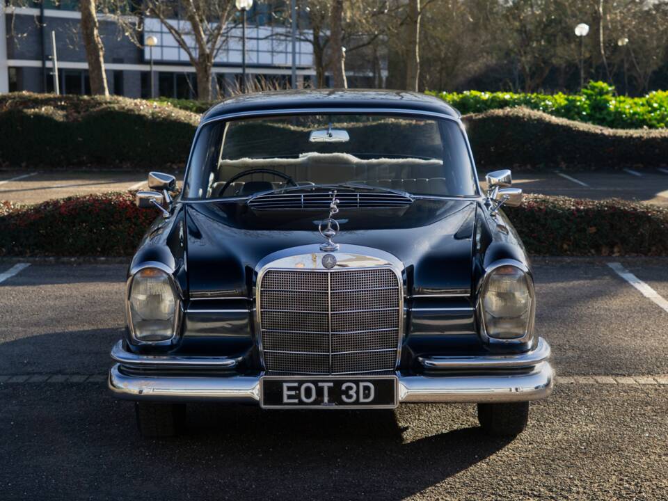 Image 15/29 de Mercedes-Benz 220 SE b (1966)
