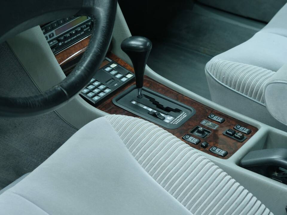 Bild 35/50 von Mercedes-Benz 500 SE (1990)