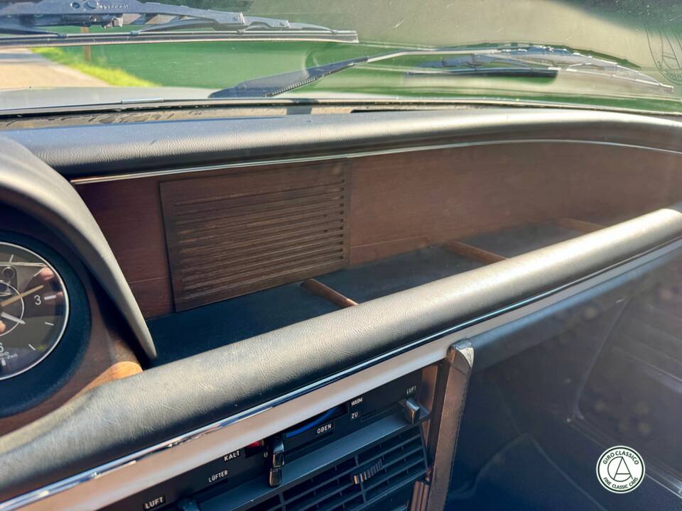 Bild 33/48 von BMW 3,0 CSi (1975)