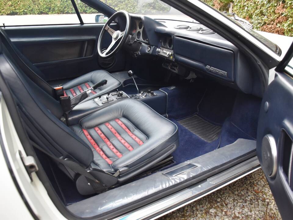 Image 22/43 of Ferrari 512 BBi (1982)
