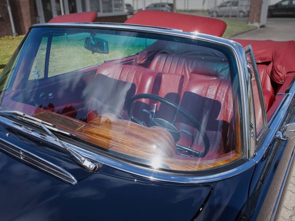 Image 4/39 of Mercedes-Benz 300 SE (1962)