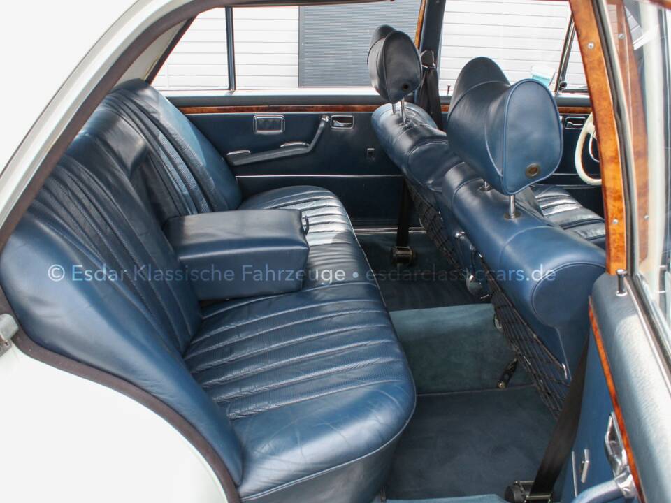 Image 18/35 de Mercedes-Benz 300 SEL 3.5 (1971)