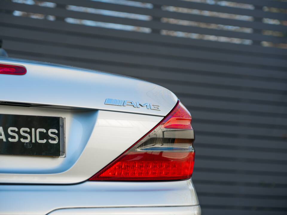 Image 27/51 of Mercedes-Benz SL 65 AMG (2007)