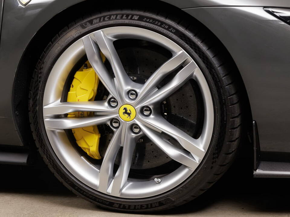 Image 32/42 de Ferrari 296 GTS (2024)