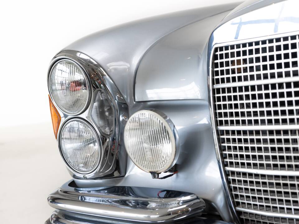 Image 4/27 of Mercedes-Benz 280 SEL 4,5 (1972)