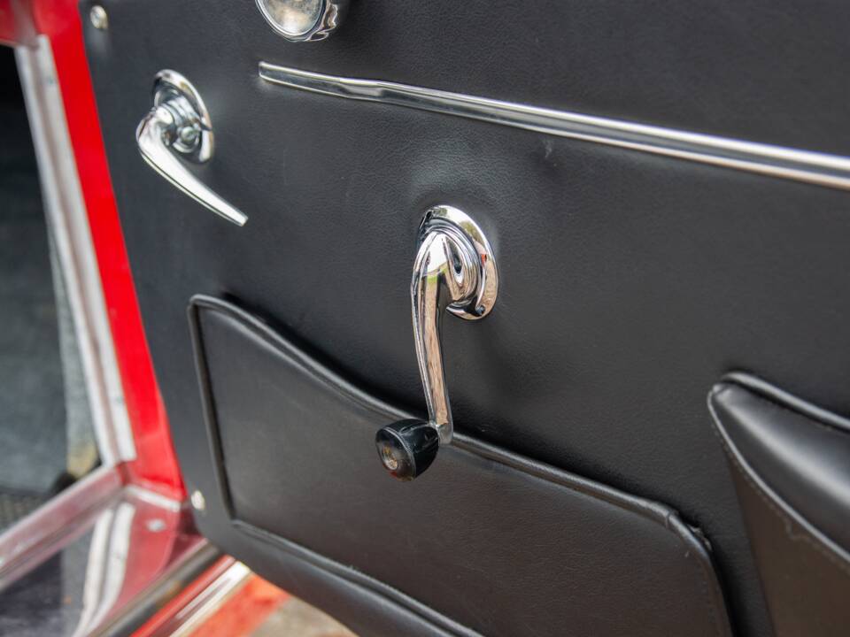 Immagine 60/94 di Alfa Romeo 2600 Spider (1964)
