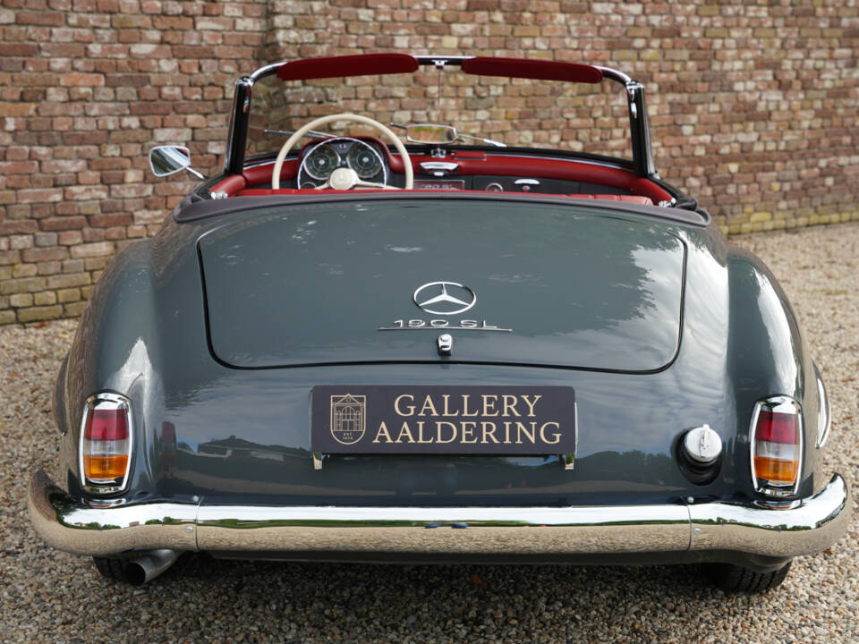 Image 44/50 of Mercedes-Benz 190 SL (1957)