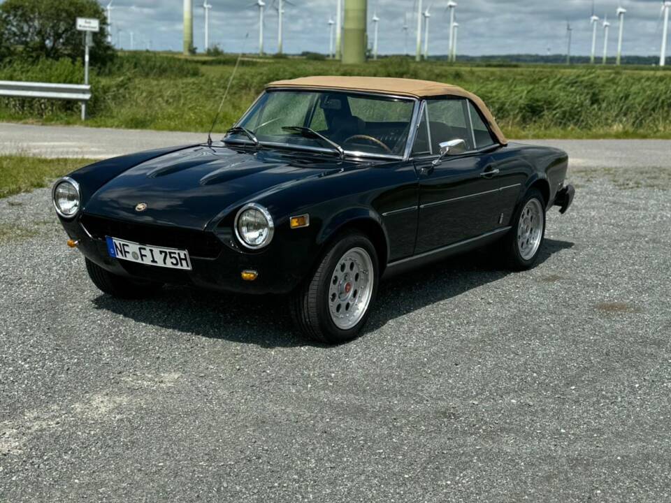 Imagen 2/16 de FIAT 124 Spider CS1 (1975)