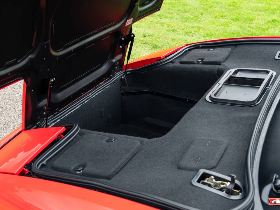 Bild 34/53 von Ferrari F 355 Berlinetta (1996)