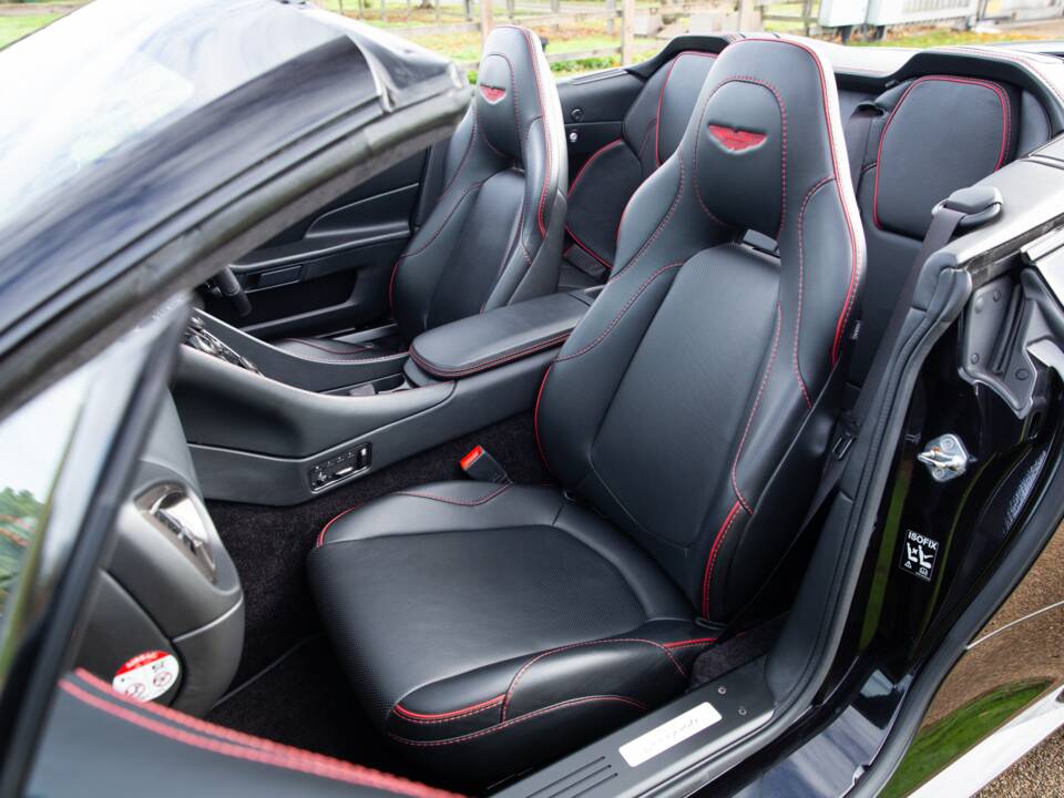 Immagine 6/72 di Aston Martin Vanquish Volante (2016)