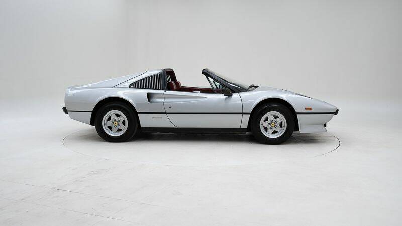Image 6/15 of Ferrari 308 GTS Quattrovalvole (1983)