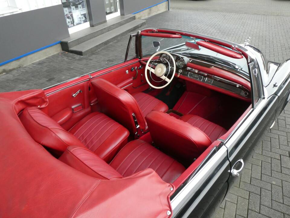 Imagen 16/26 de Mercedes-Benz 220 SE b (1963)