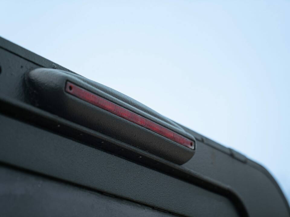 Image 20/50 of Land Rover 90 (1985)